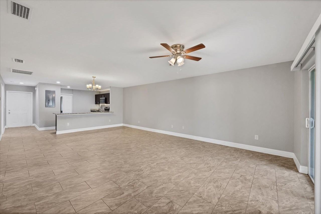 8495 Dinnano St - Photo 3 of 20