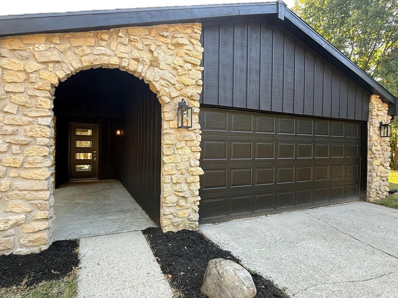 4500 N Hereford Dr - Photo 4 of 26