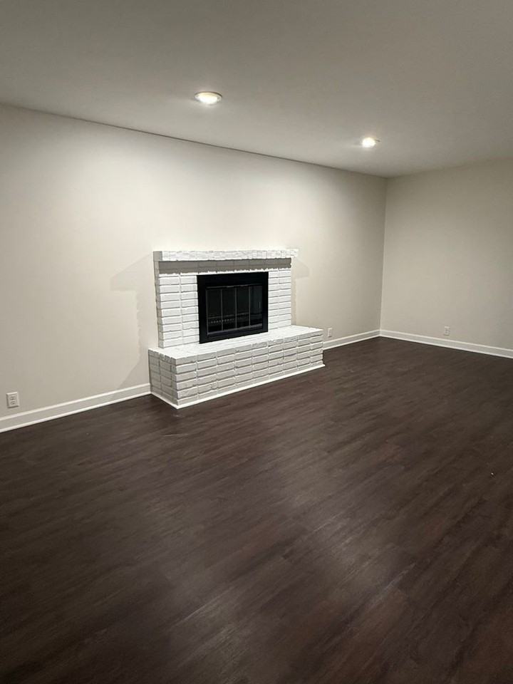 4500 N Hereford Dr - Photo 7 of 26