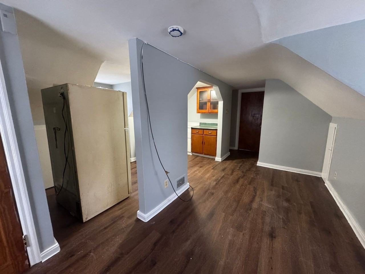 701 Elm St - Photo 2 of 9