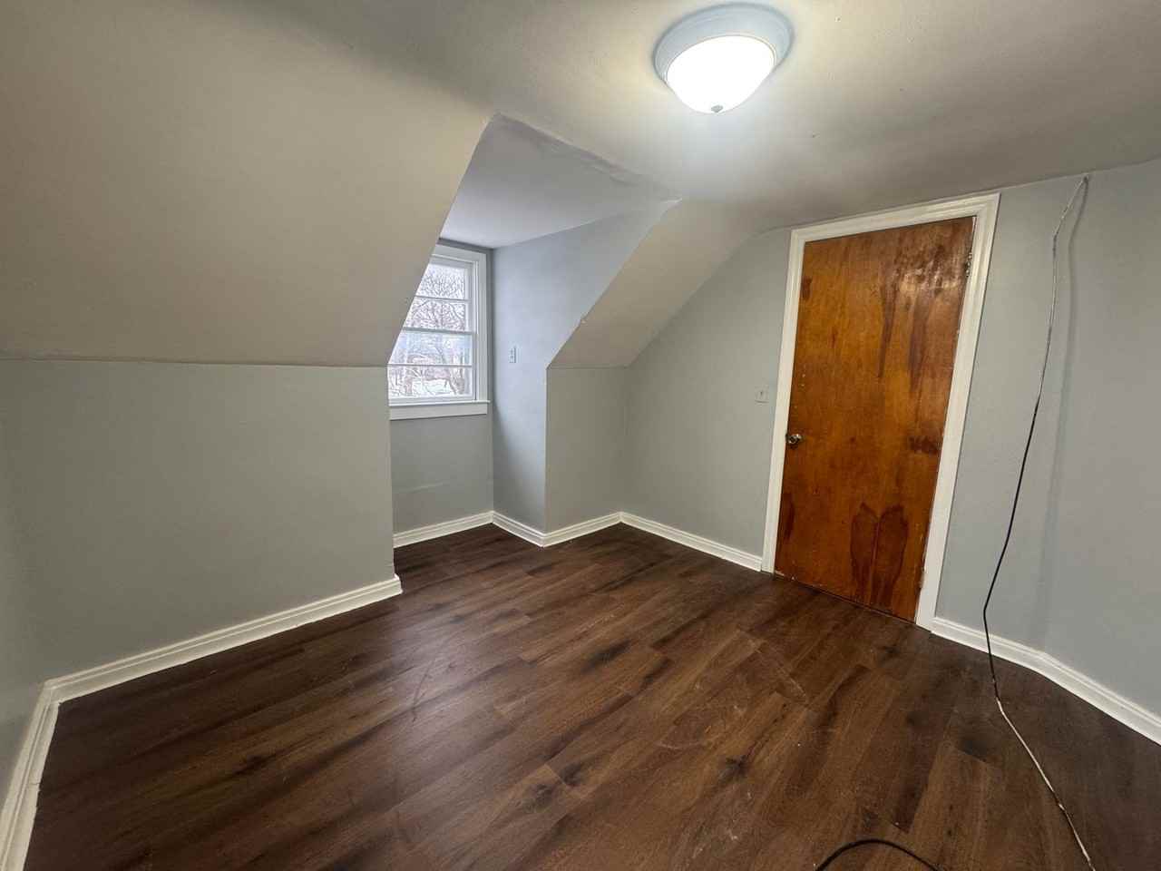 701 Elm St - Photo 7 of 9