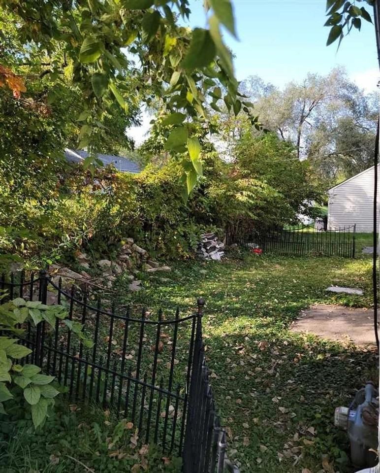 2008 John A Creighton Blvd - Photo 3 of 10