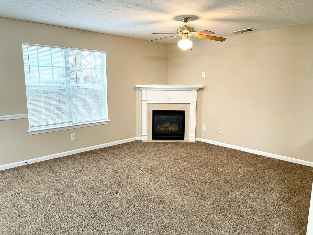 448 Townsend Bnd - Photo 2 of 24