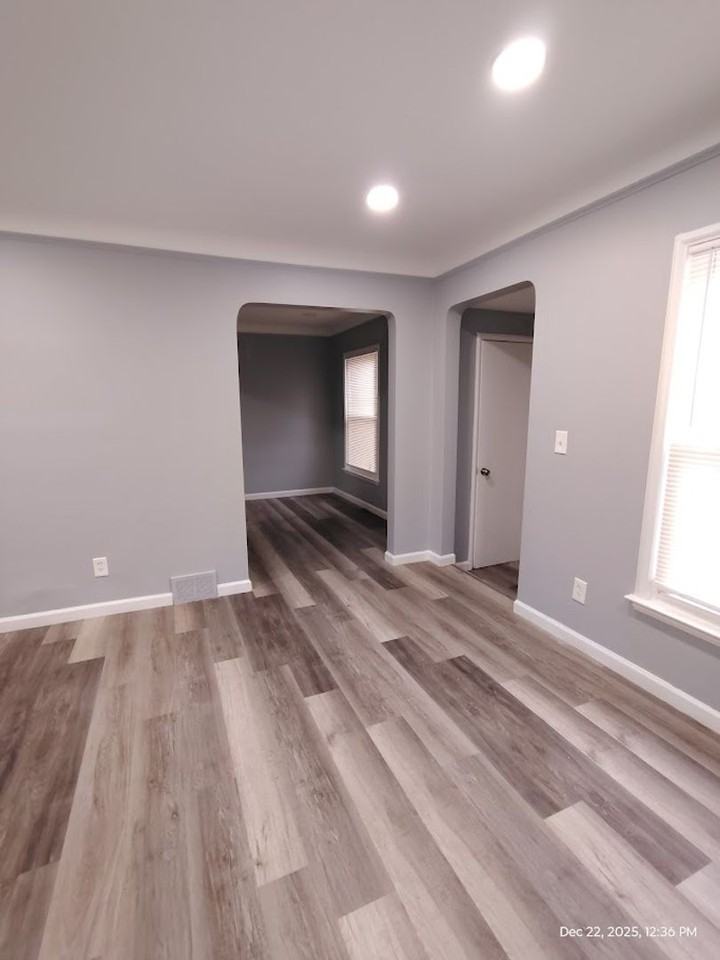 20600 Kingsville St - Photo 5 of 19