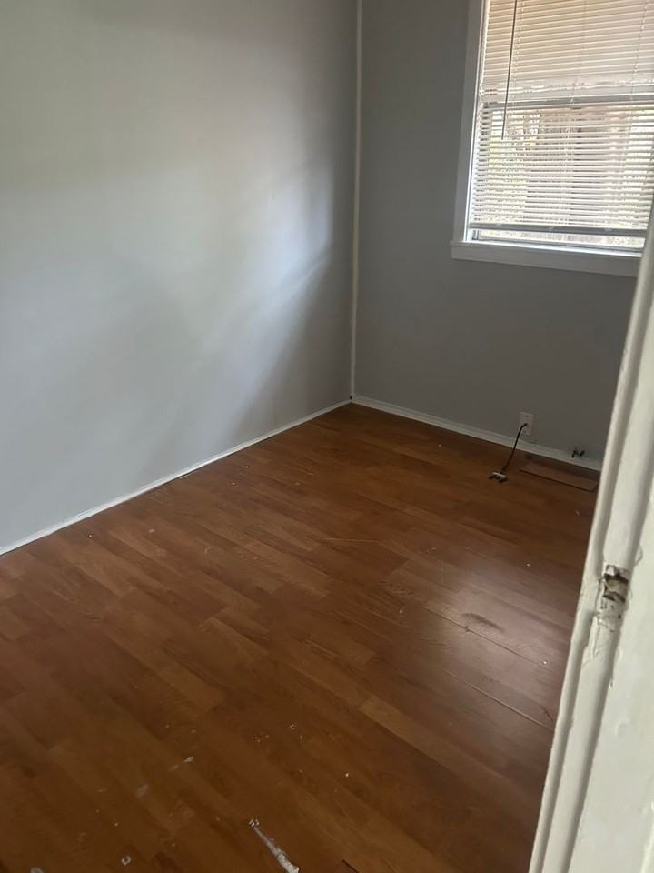 258 S Dillard Ave - Photo 2 of 6