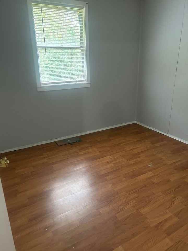 258 S Dillard Ave - Photo 5 of 6