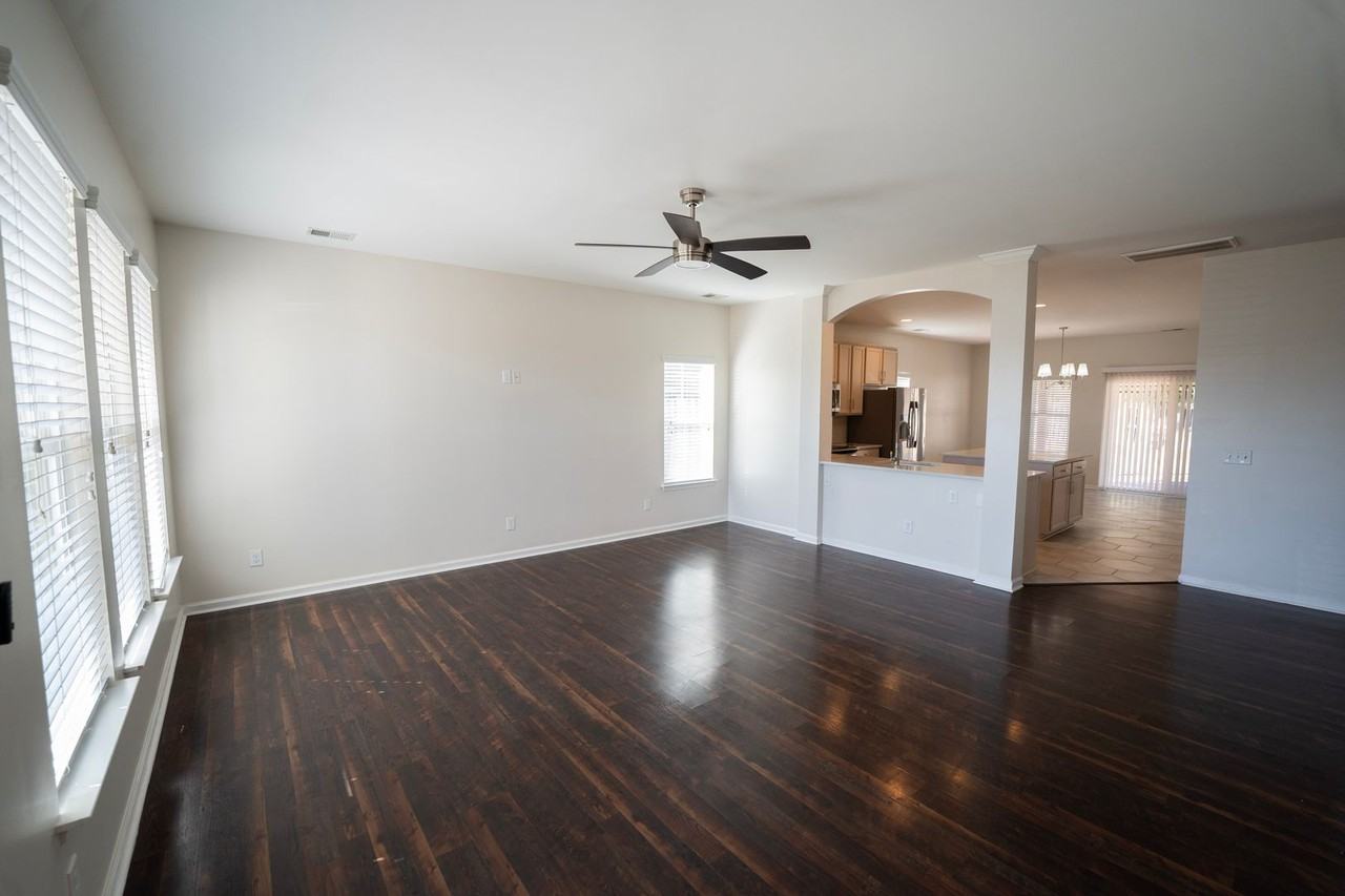 220 Willow Oak Dr - Photo 7 of 36