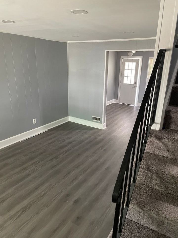 921 Bonaparte Ave - Photo 2 of 13