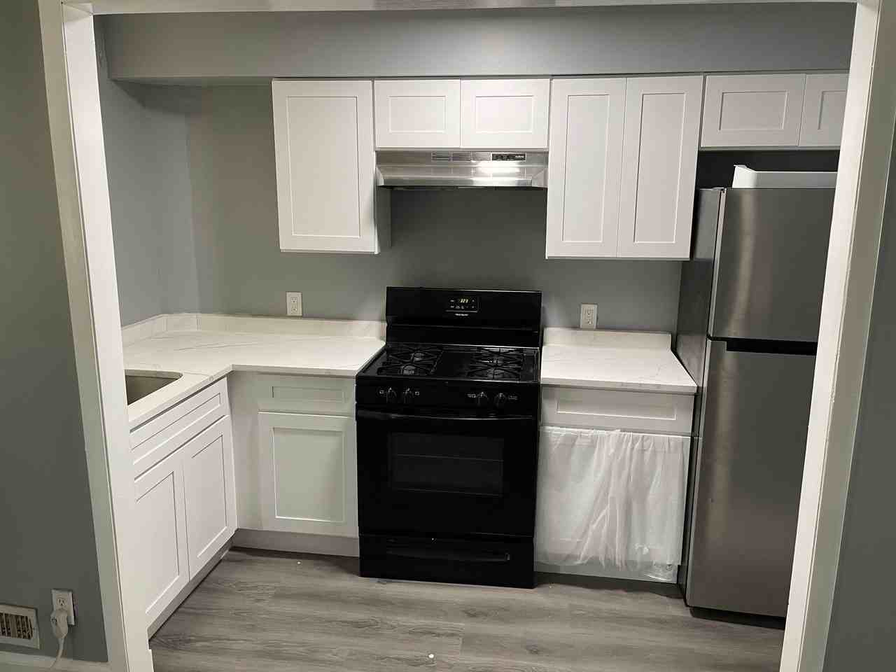 921 Bonaparte Ave - Photo 5 of 13