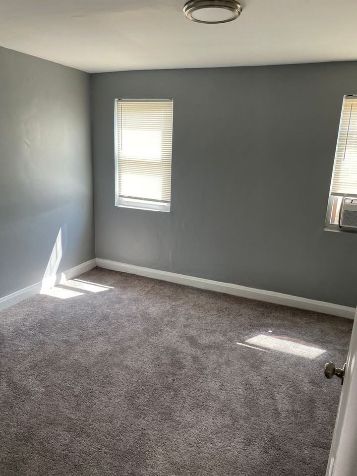 921 Bonaparte Ave - Photo 7 of 13