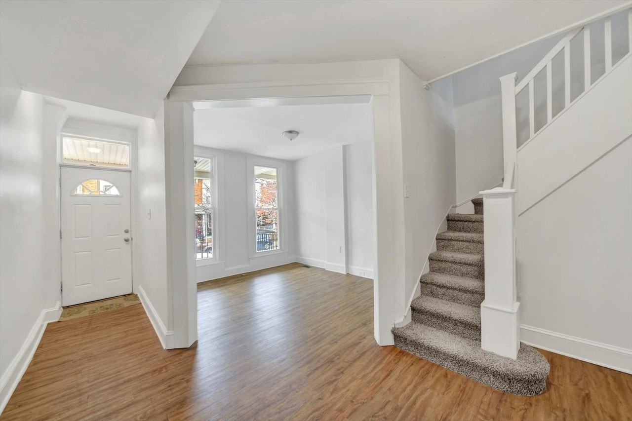 320 Ilchester Ave - Photo 6 of 28