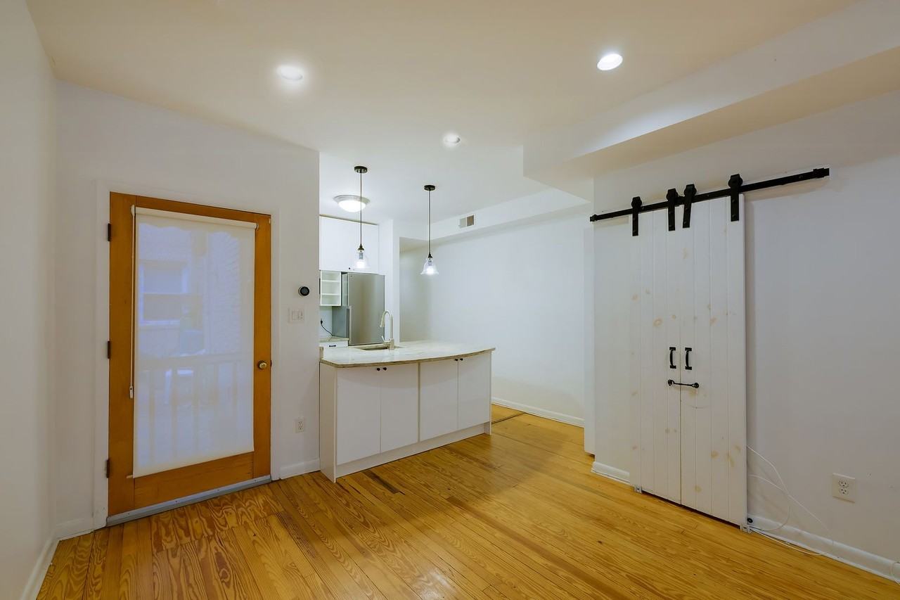 1771 Swann St Nw - Photo 4 of 27