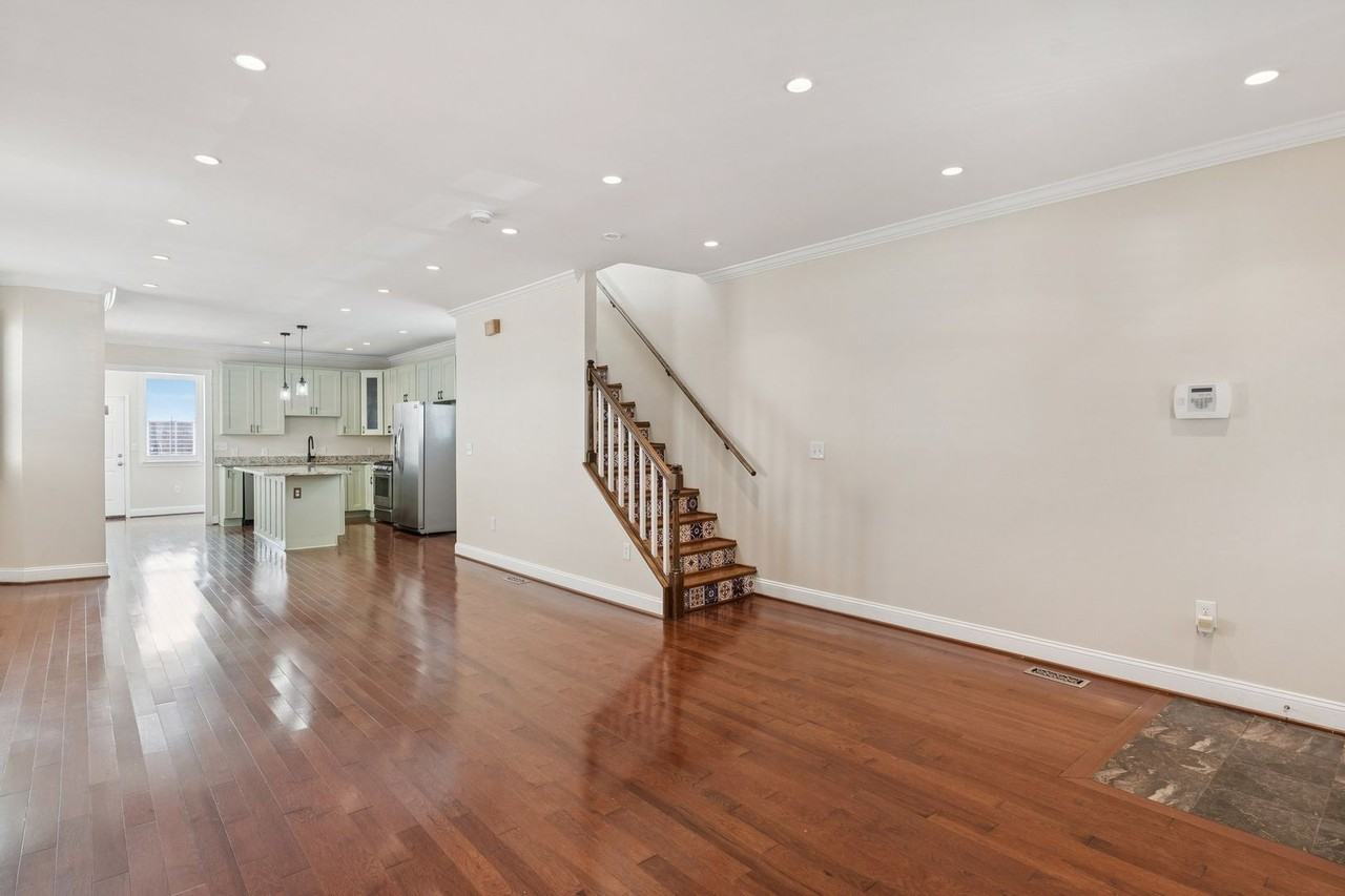 908 Longfellow St Nw - Photo 5 of 35