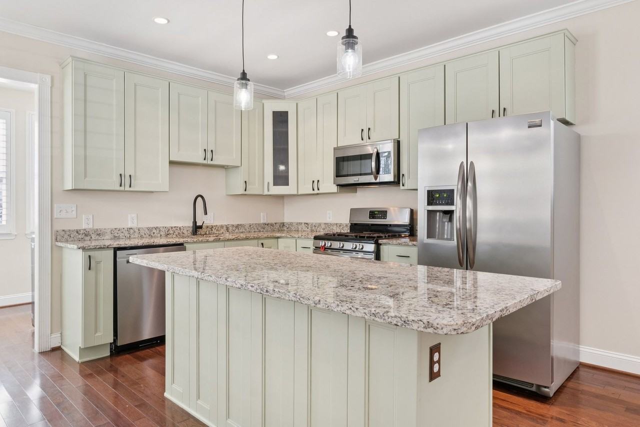 908 Longfellow St Nw - Photo 7 of 35