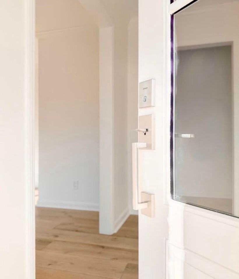 2112 Woodmont Dr Se - Photo 3 of 22