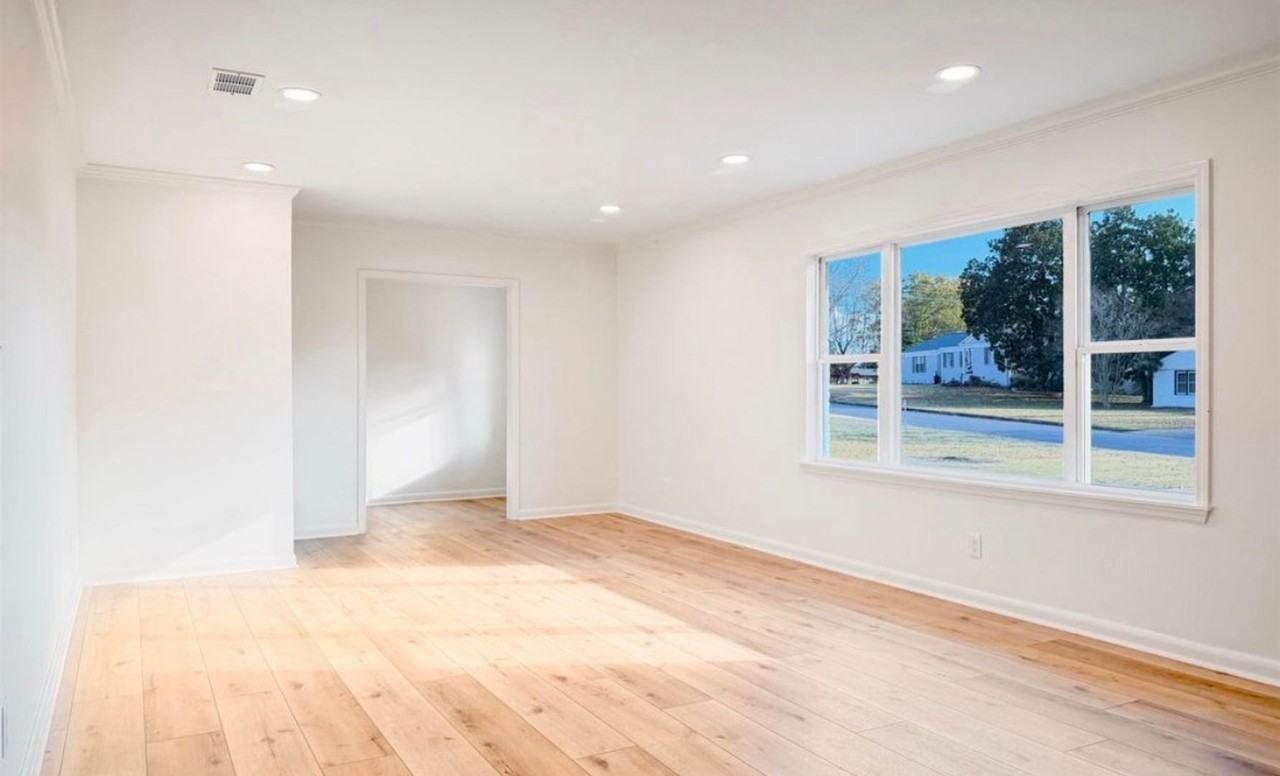 2112 Woodmont Dr Se - Photo 4 of 22