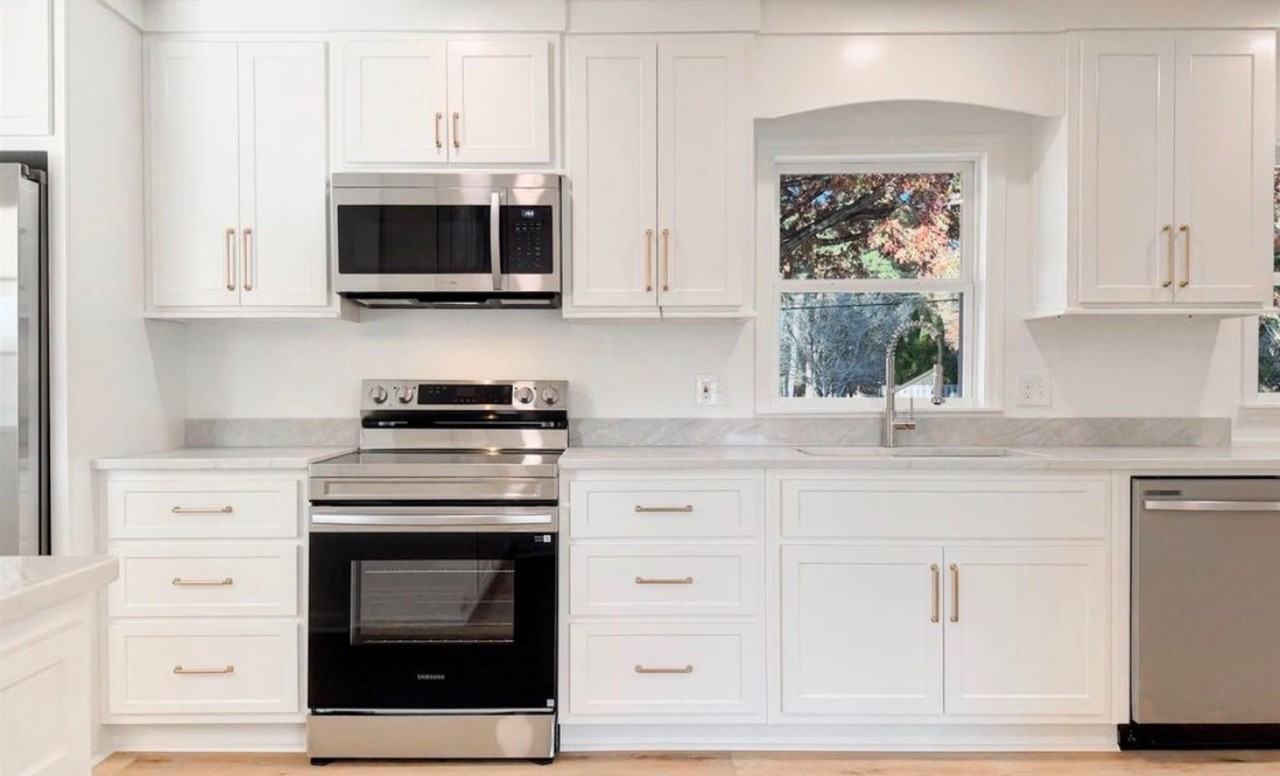 2112 Woodmont Dr Se - Photo 5 of 22