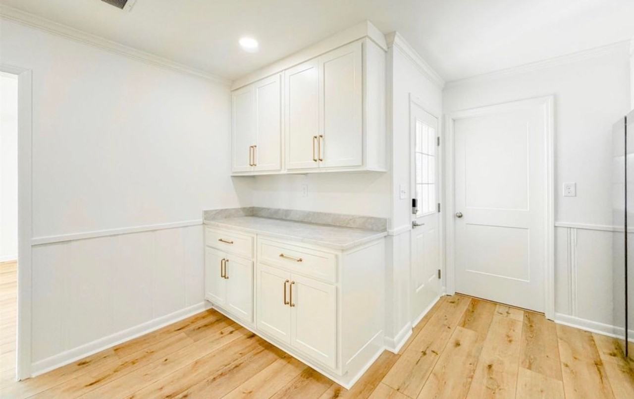 2112 Woodmont Dr Se - Photo 6 of 22