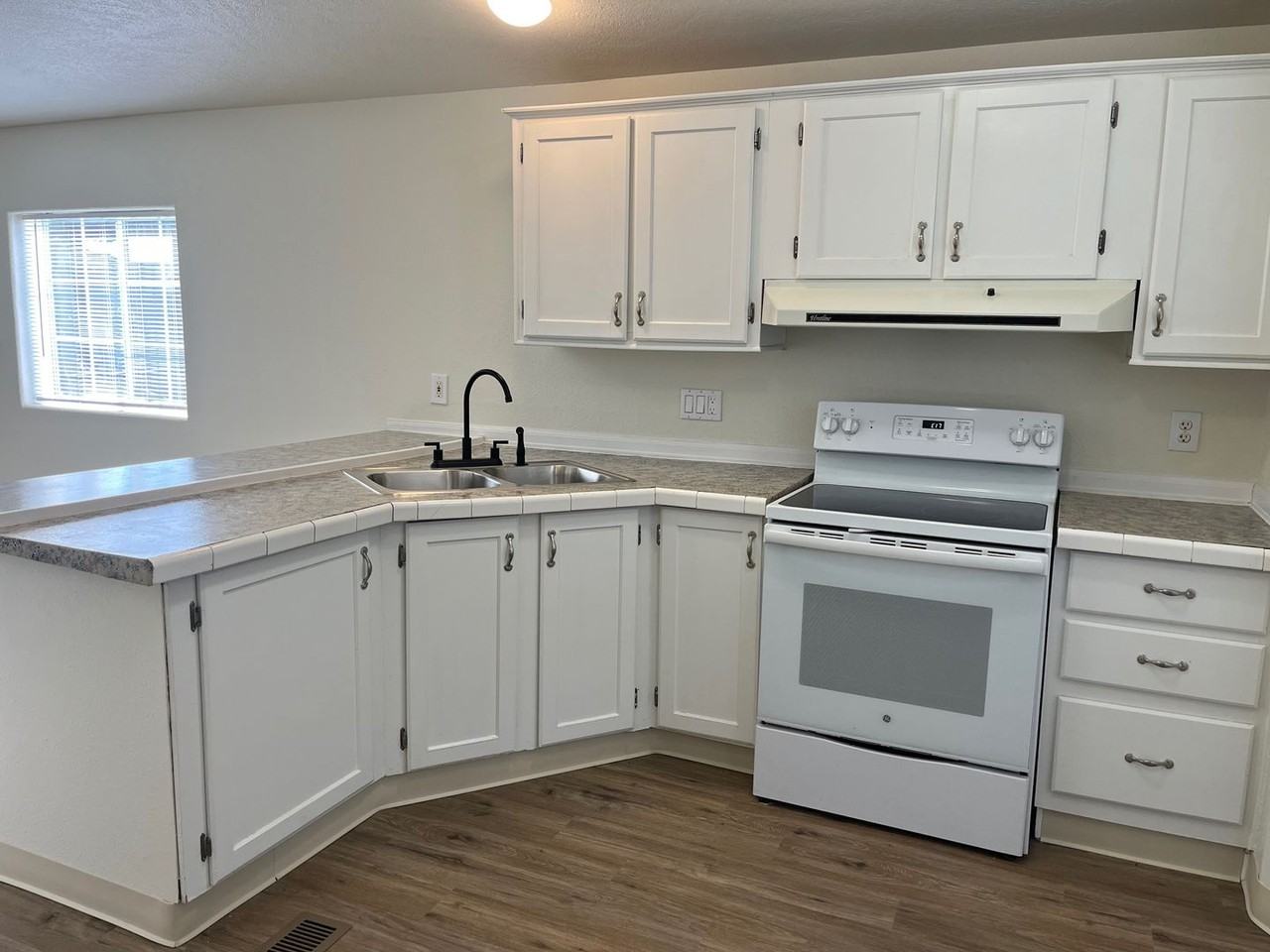 16063 S Maricopa Dr - Photo 5 of 16