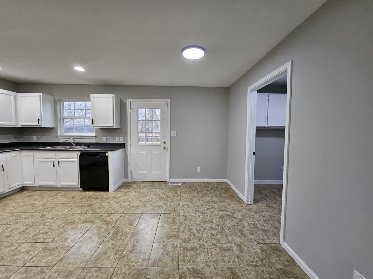 3534 Hunt St #1 - Photo 6 of 31