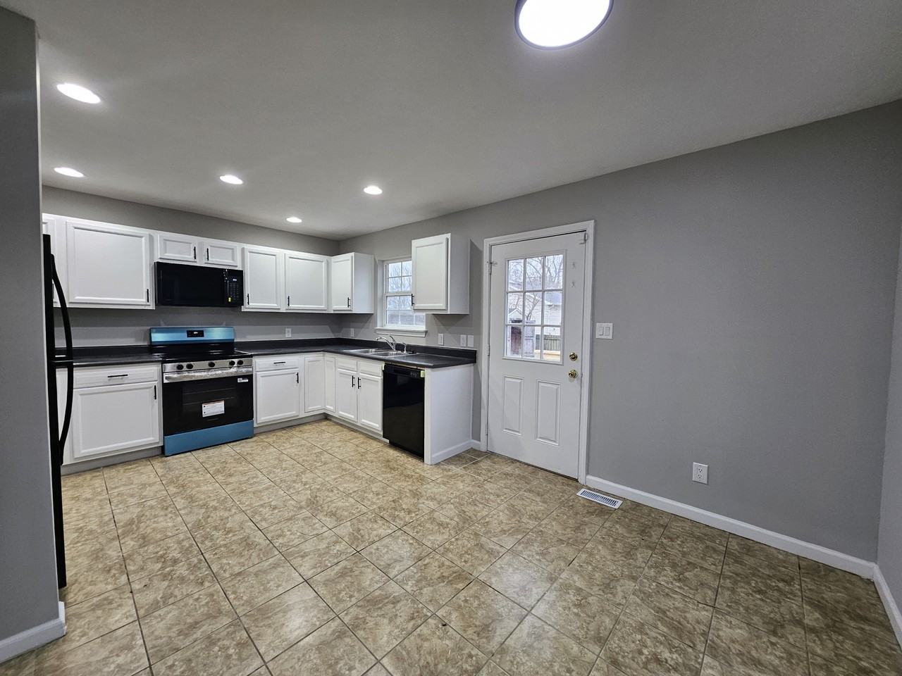 3534 Hunt St #1 - Photo 7 of 31