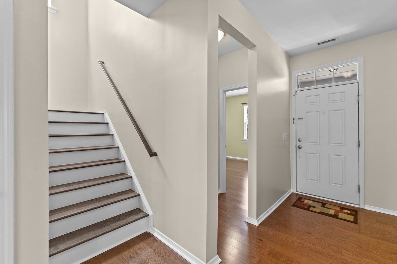 5023 Lake Grove Blvd #1 - Photo 6 of 50