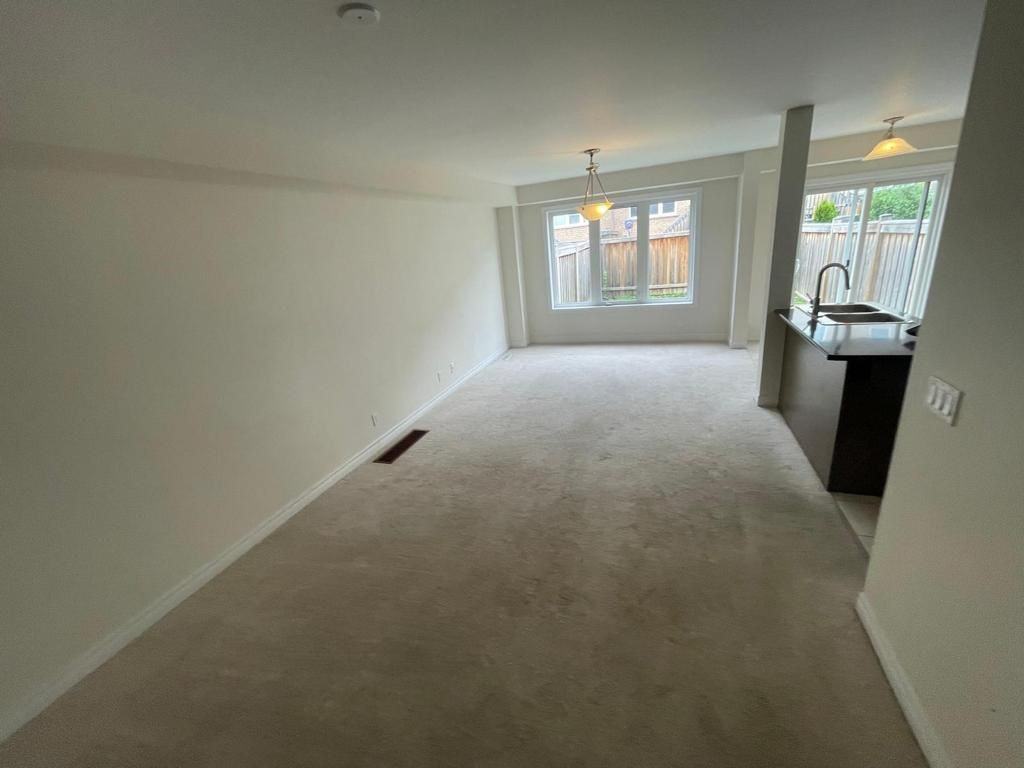 68 Great Gabe Cres #FULL - Photo 2 of 20