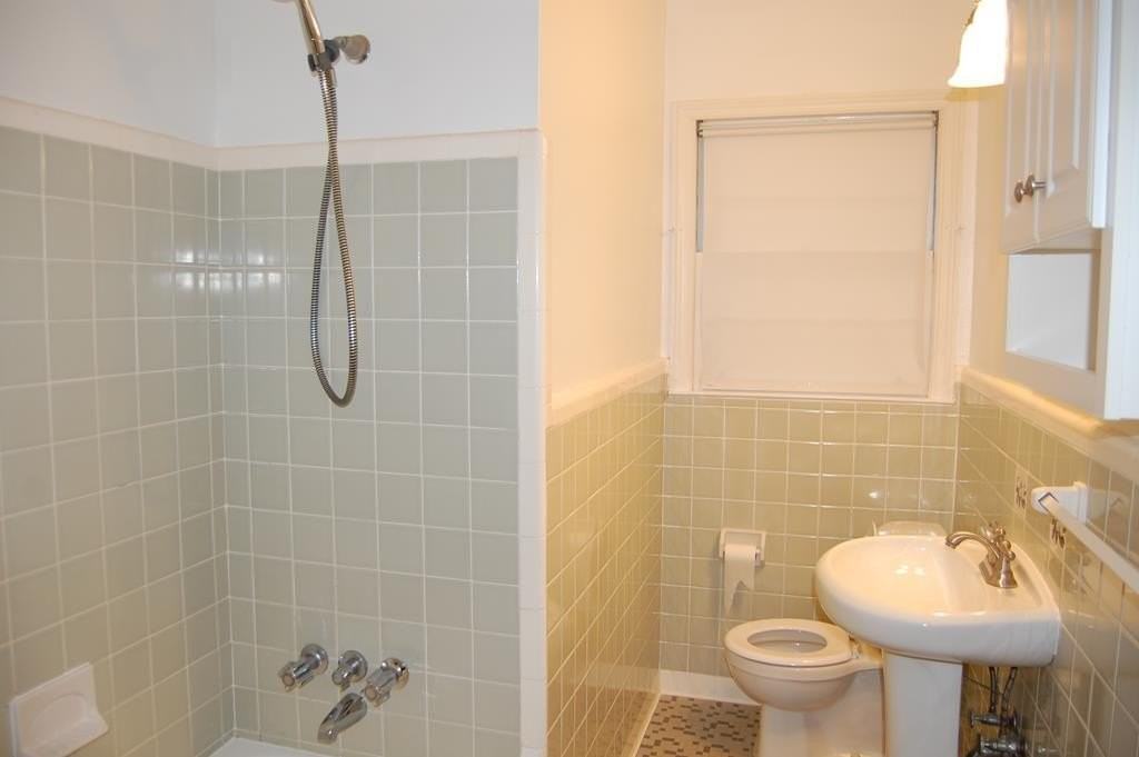 562 Banks Mill Rd Se - Photo 5 of 13