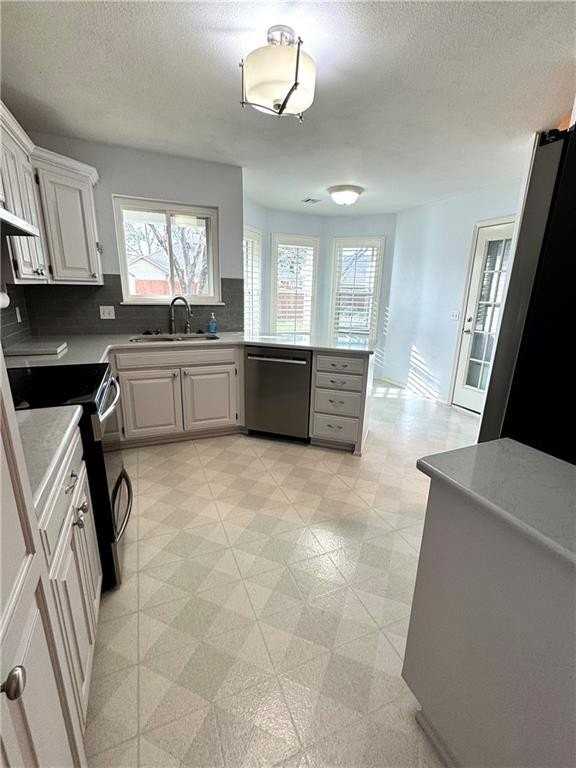 408 N 39th St - Photo 6 of 26