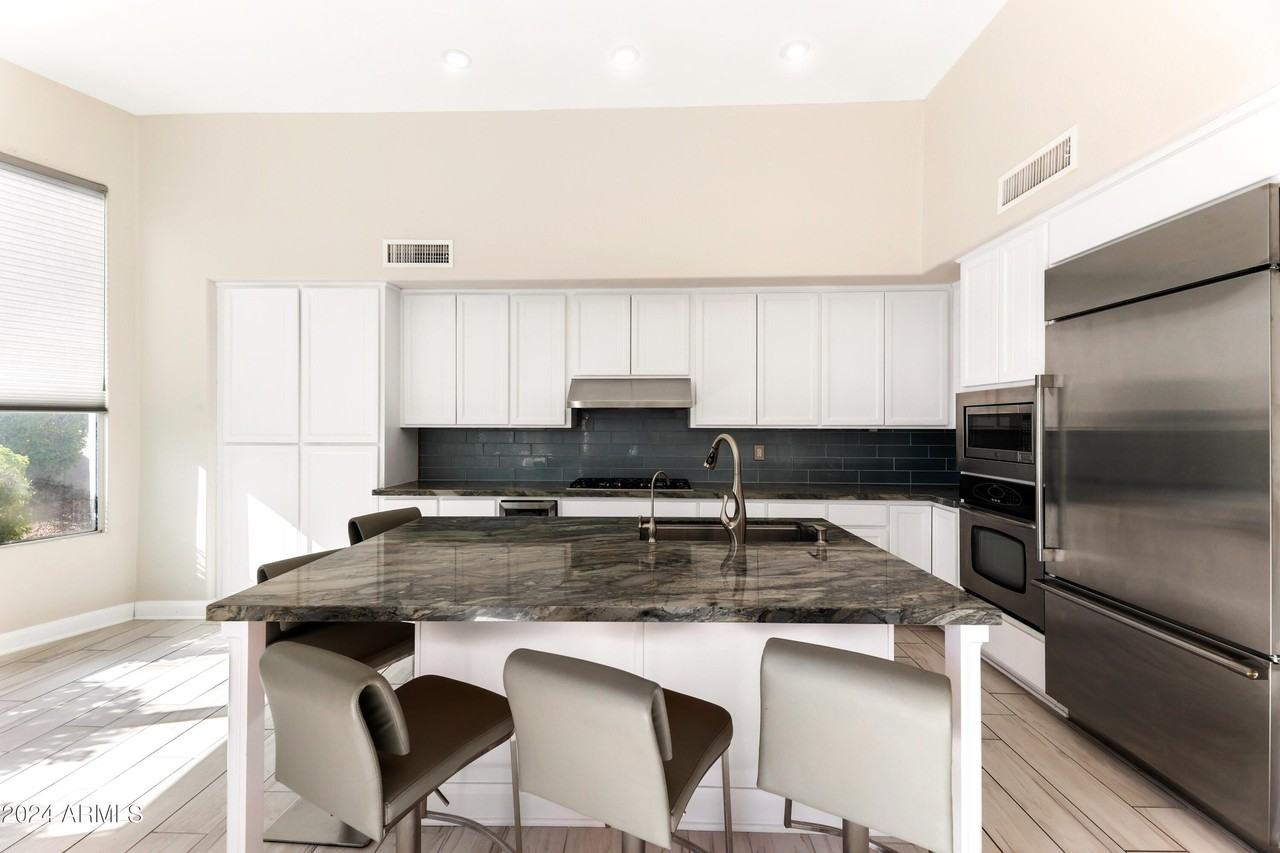 11811 E Terra Dr - Photo 4 of 26