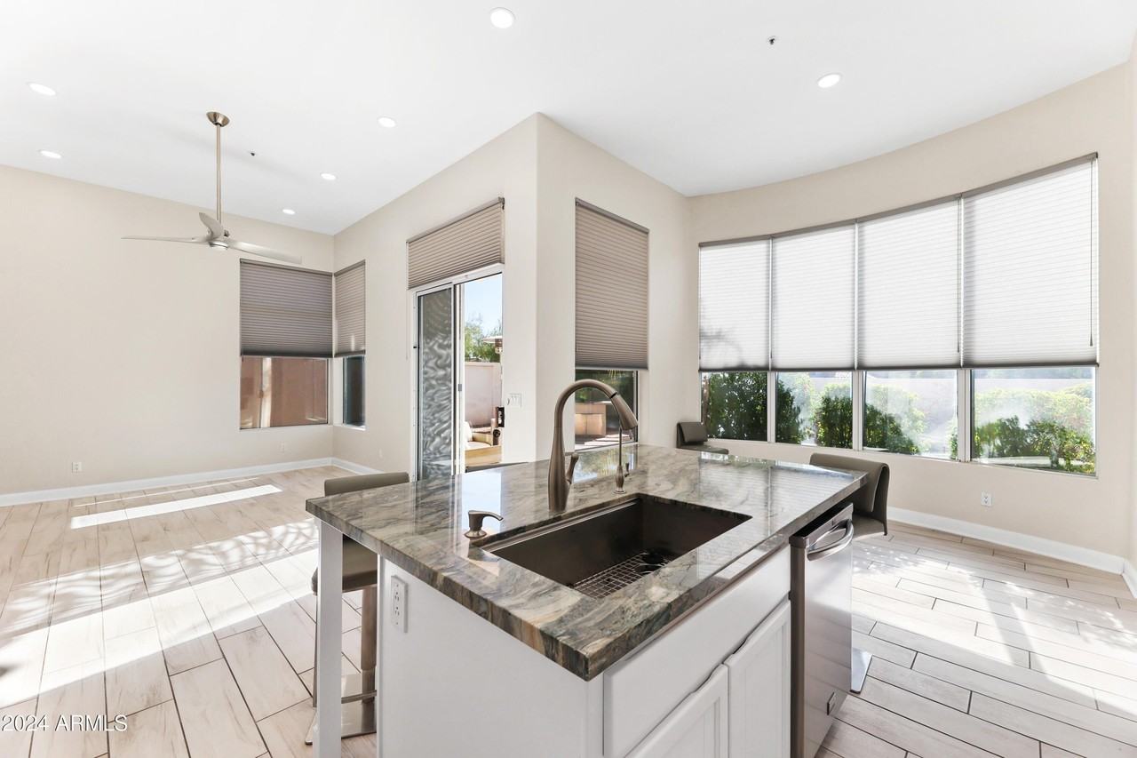 11811 E Terra Dr - Photo 6 of 26