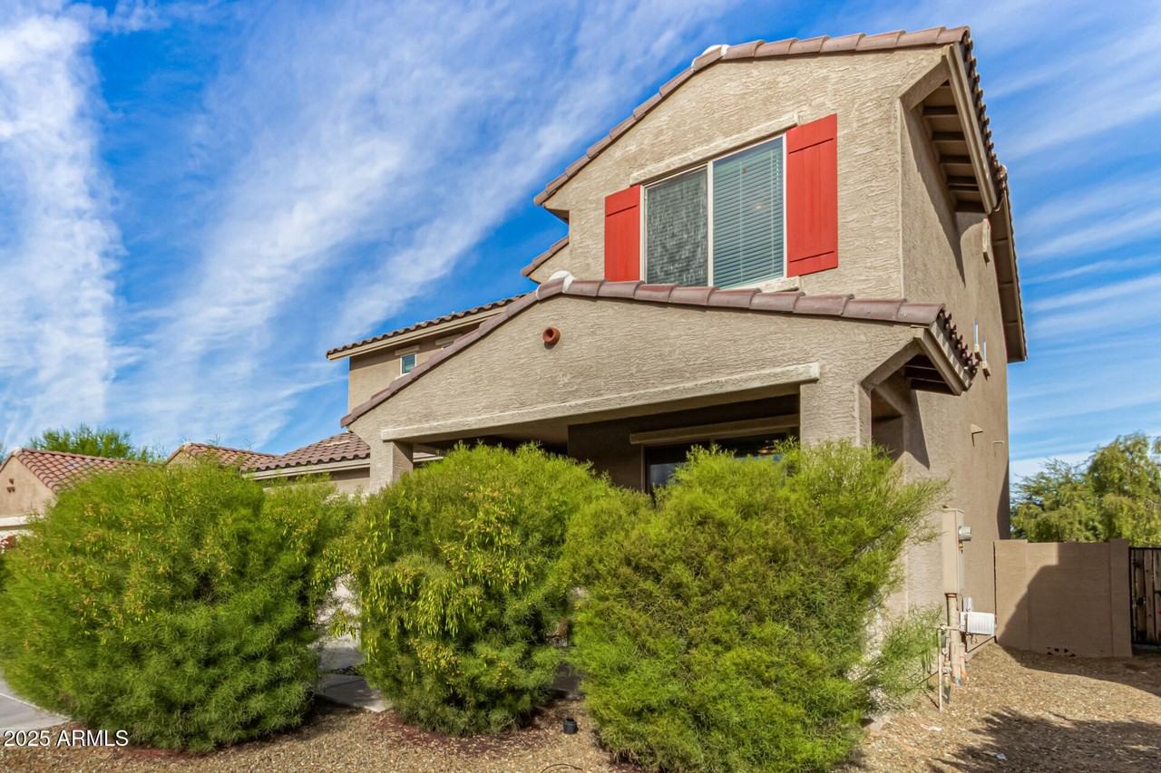 6240 W Evergreen Rd - Photo 6 of 35