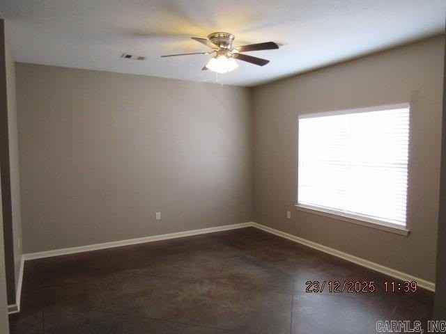 1410 Robins St - Photo 2 of 14