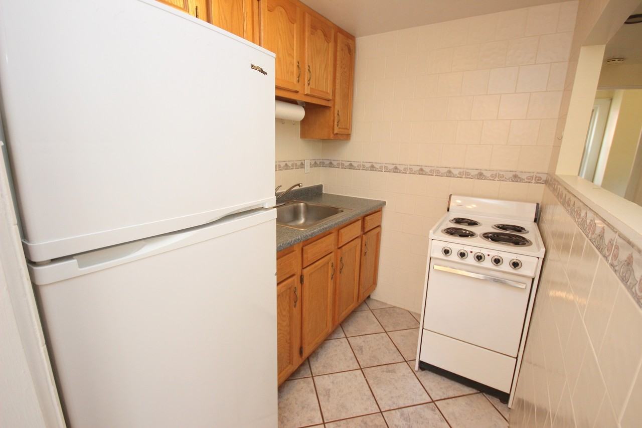 221 NORTH DITHRIDGE STREETAPT 2 #2 - Photo 5 of 8