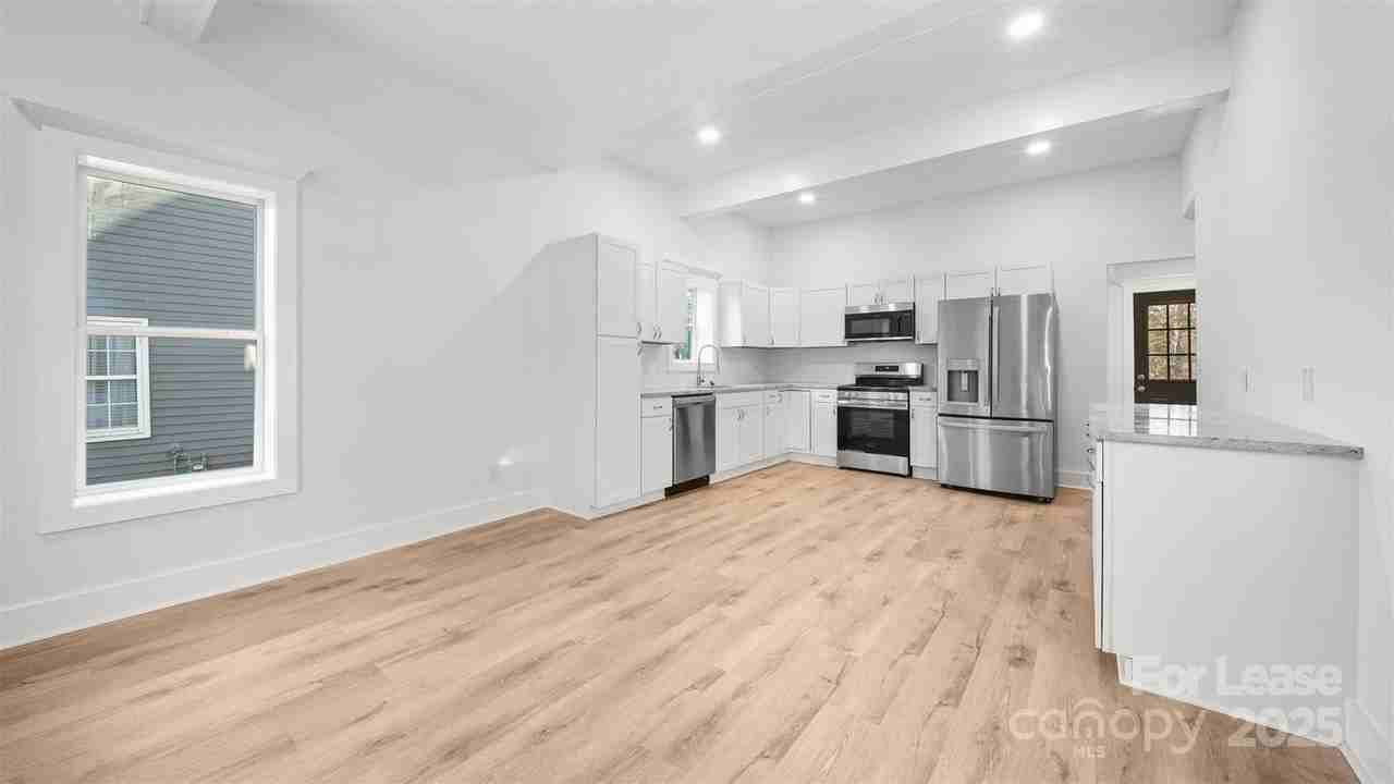 55 Reed St Ne - Photo 4 of 21