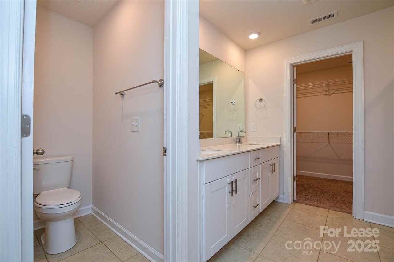 3215 Lisburn St - Photo 7 of 23