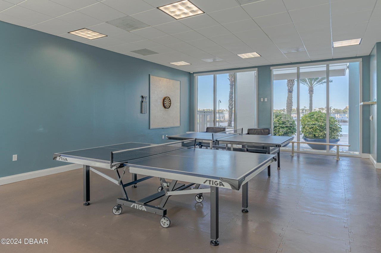 231 Riverside Dr Unit 703-1 #703-1 - Photo 6 of 9