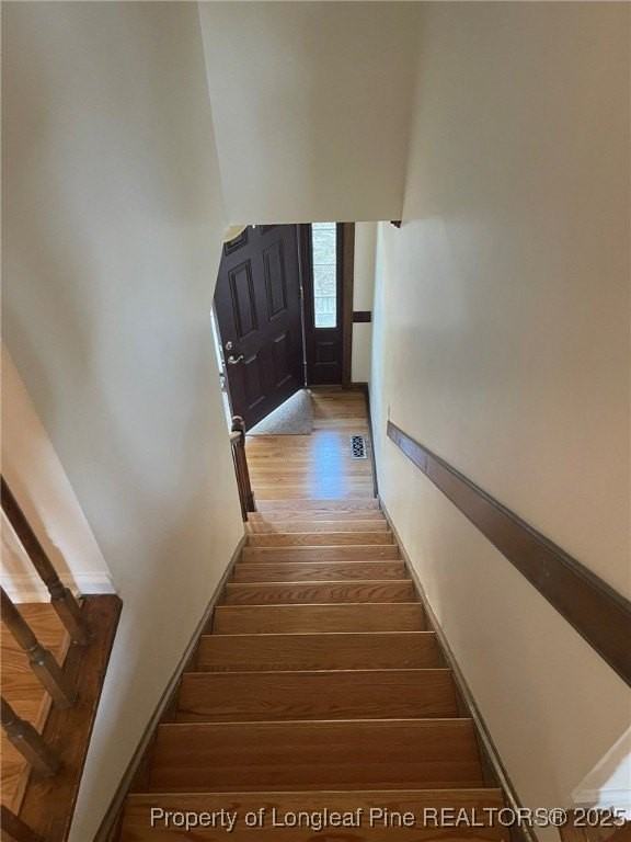 609 Georgetown Cir - Photo 3 of 36