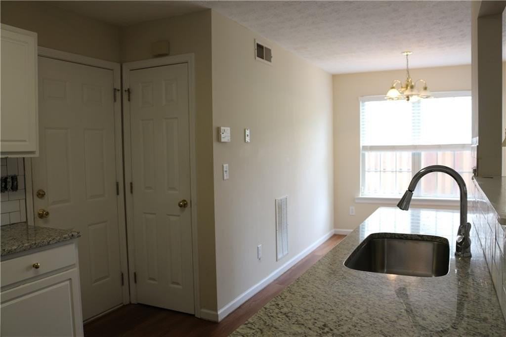 910 Brushy Creek Ct - Photo 4 of 20