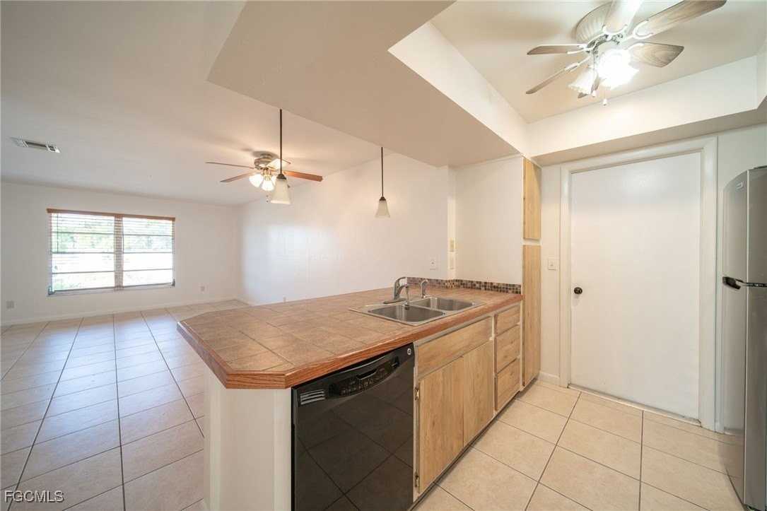 2825 Sw Santa Barbara Pl Unit P #P - Photo 6 of 20