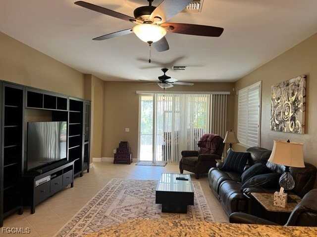 10602 Camarelle Cir - Photo 4 of 27
