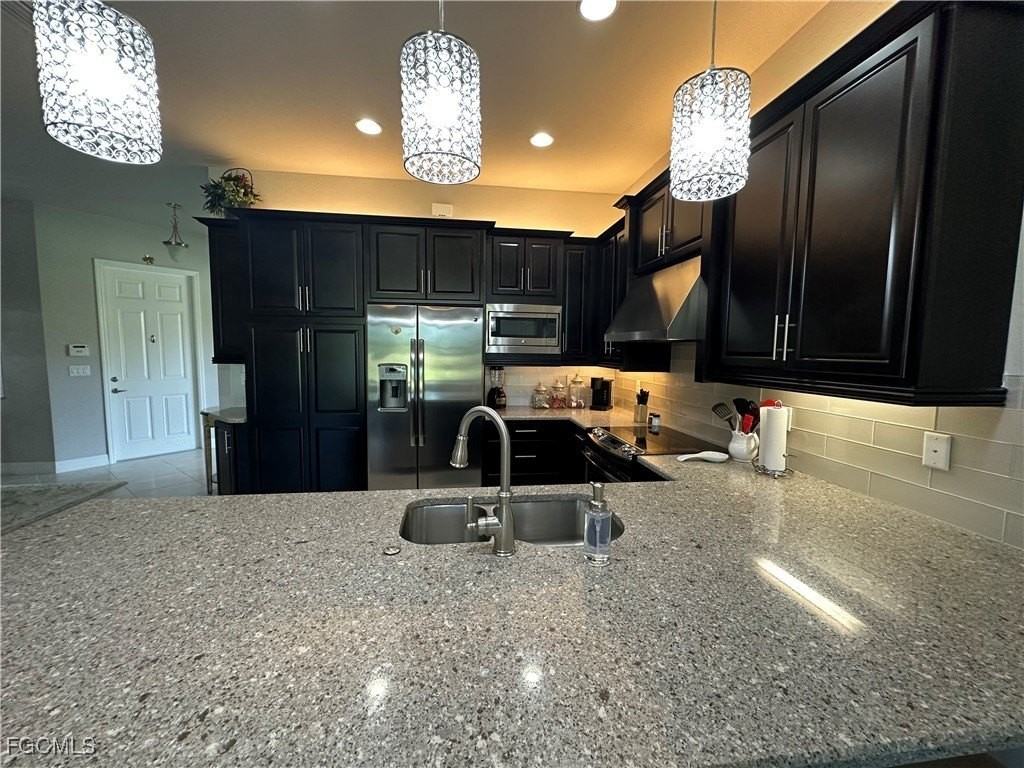 11916 Five Waters Cir - Photo 3 of 22