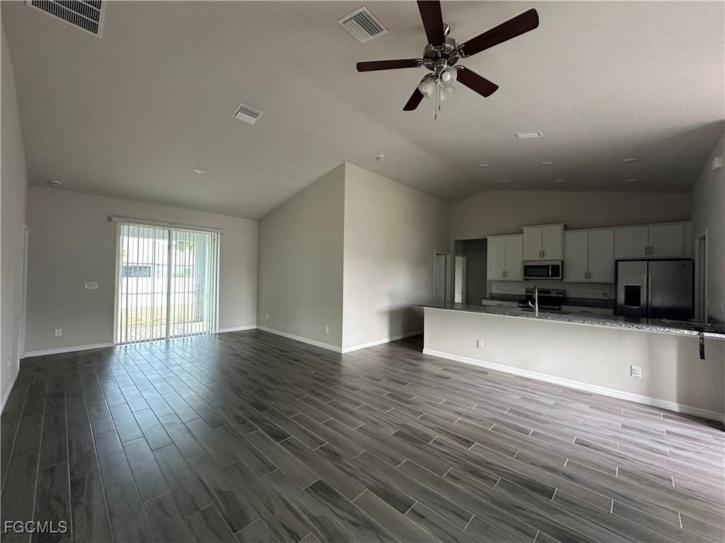 1717 Nw 6th Ave - Photo 3 of 20