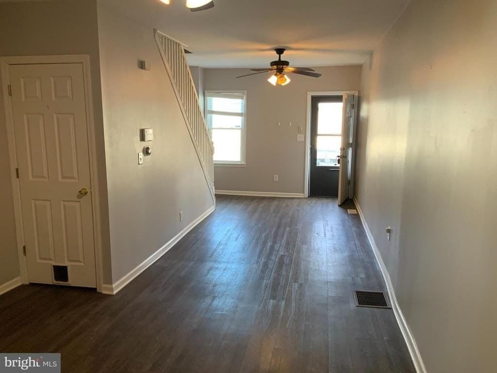 228 Orange St - Photo 3 of 12