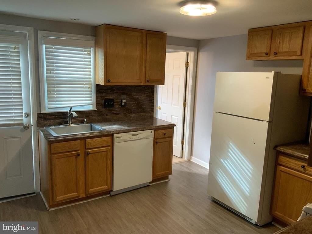 228 Orange St - Photo 4 of 12