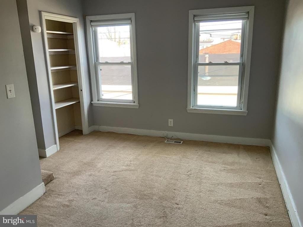 228 Orange St - Photo 6 of 12