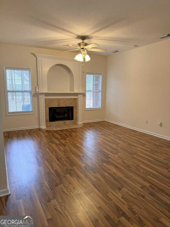 1114B Southbend Dr - Photo 2 of 6