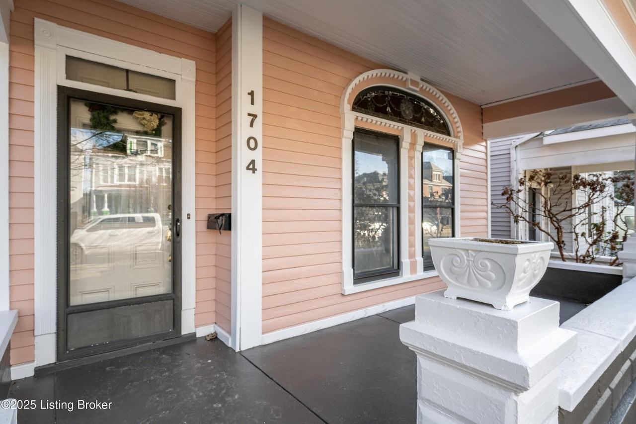 1704 Rosewood Ave Unit 2 #2 - Photo 3 of 35