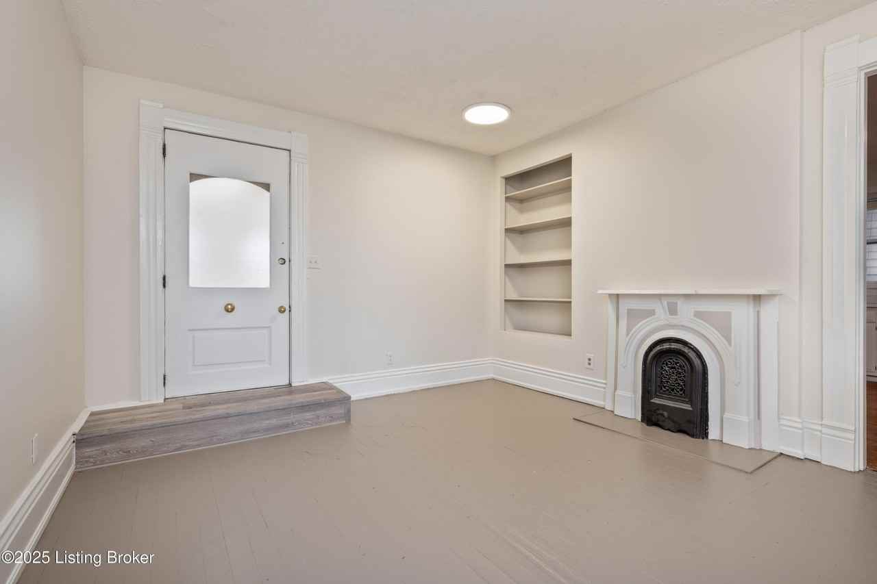 1704 Rosewood Ave Unit 2 #2 - Photo 6 of 35