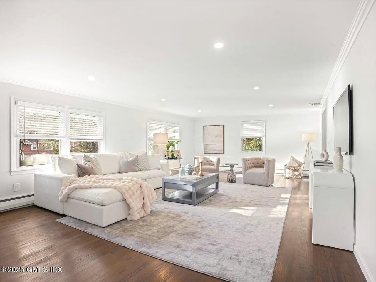 48 Meyer Pl - Photo 4 of 34